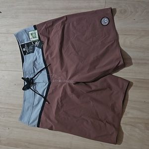 NWT Men's Volcom "DA DUBBS LIBERATORS" Board shorts W 34" L 19"